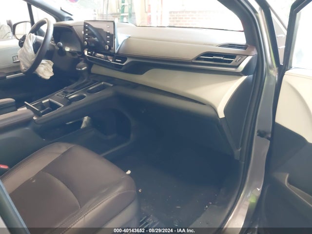 Toyota Sienna Platinum 2021 5TDERKEC7MS070236 Image 5