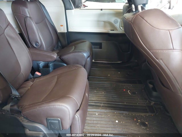 Toyota Sienna Platinum 2021 5TDERKEC7MS070236 Image 8