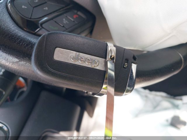 ZACCJBBBXHPF11452 Jeep Renegade Altitude 4x4