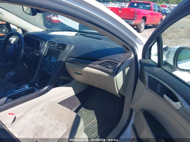 3FA6P0HD4LR260182 Ford FUSION SE