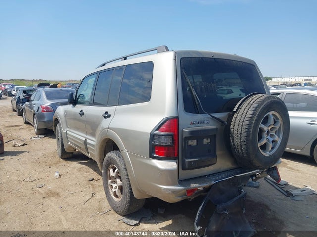 2001 MITSUBISHI MONTERO JA4MW31R91J030697 Photo 2