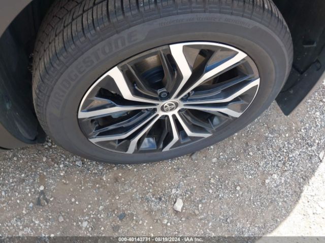 JTDAAAAF2P3004814 Toyota Crown Xle