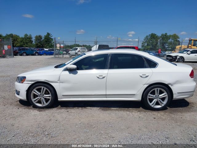 1VWCT7A33FC004442 Volkswagen Passat 1.8t Sel Premium