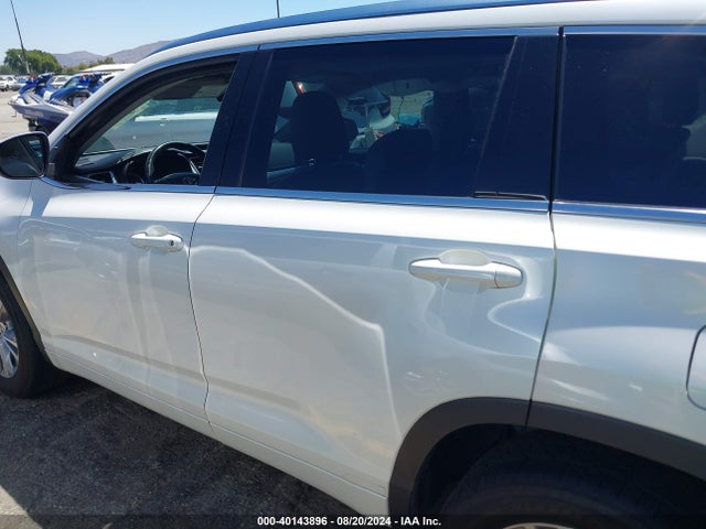 Toyota Highlander Xle V6 2015 5TDKKRFH6FS101313 Image 13