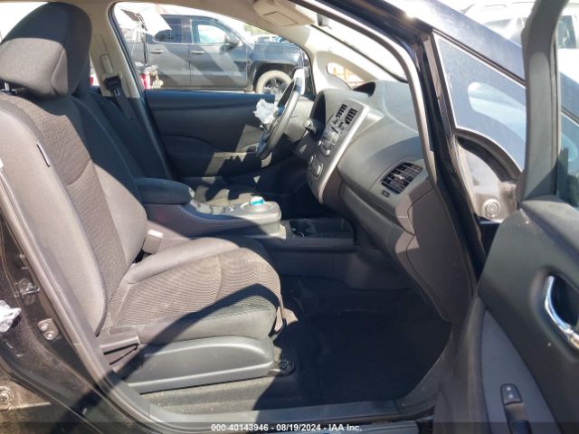1N4AZ0CP2FC322512 Nissan LEAF S
