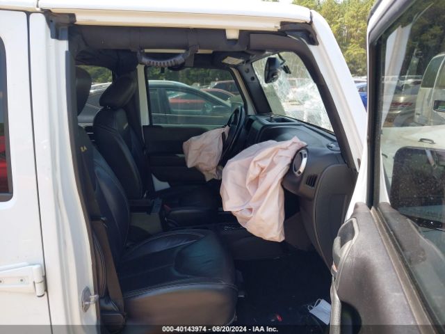 1C4HJWEG9FL767667 Jeep Wrangler Unlimited Sahara