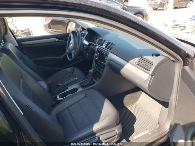 1VWBT7A31EC080283 Volkswagen Passat 1.8t Se