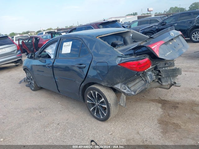 Toyota COROLLA SE 2018 5YFBURHE3JP761047 Image 3