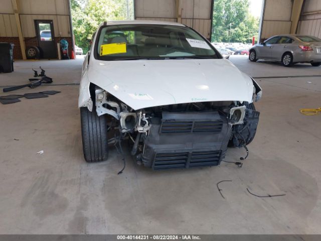 1FADP3F26HL279655 Ford FOCUS SE