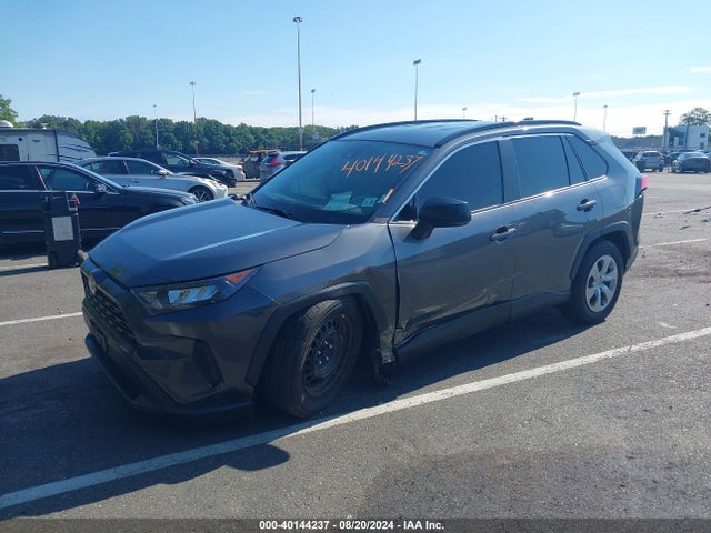 Toyota RAV4 LE 2021 2T3H1RFV5MC132830 Image 2