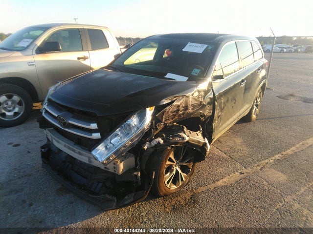 Toyota Highlander Le 2019 5TDZZRFH4KS320890 Image 2