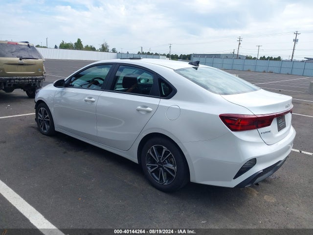 KIA Forte Lxs 2023 3KPF24AD9PE554040 Image 3