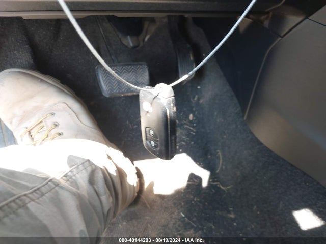 Toyota Prius V Two 2016 JTDZN3EU2GJ054409 Image 11