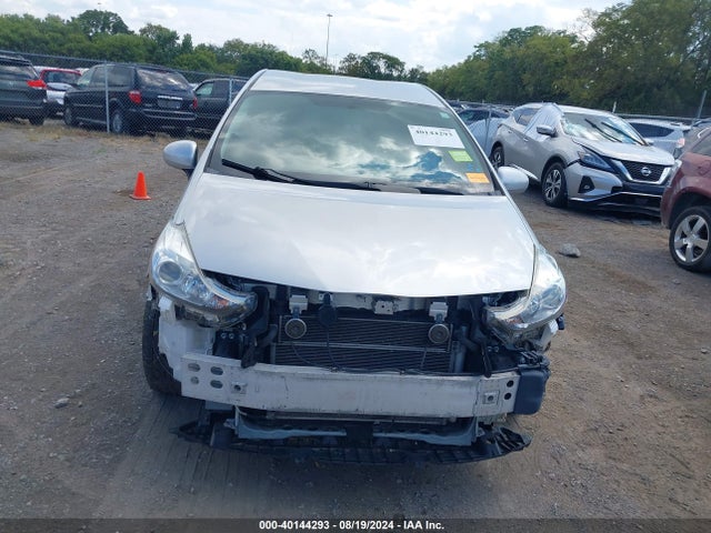 Toyota Prius V Two 2016 JTDZN3EU2GJ054409 Image 12
