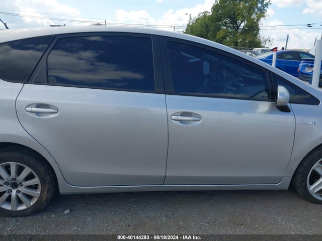 Toyota Prius V Two 2016 JTDZN3EU2GJ054409 Image 13
