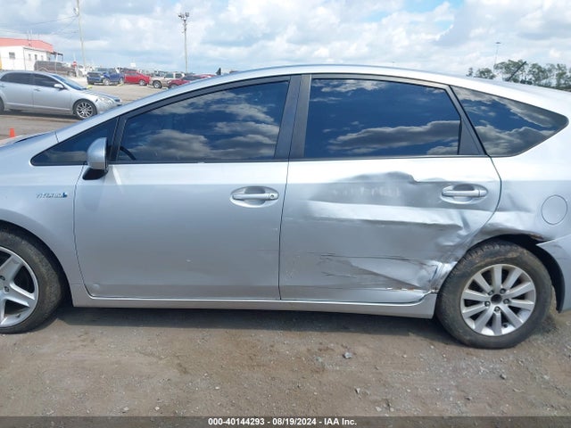 Toyota Prius V Two 2016 JTDZN3EU2GJ054409 Image 14