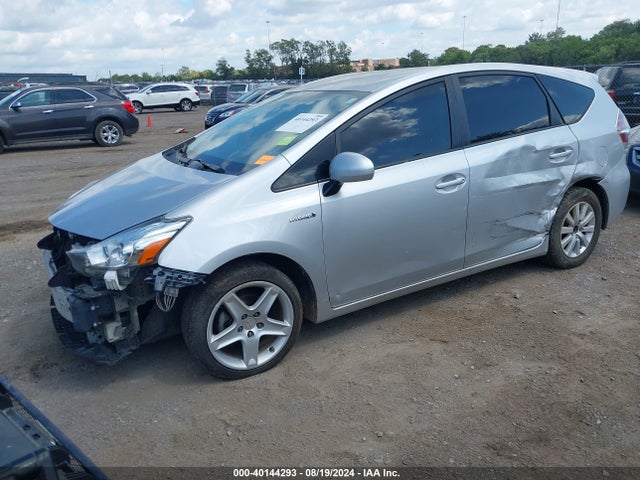 Toyota Prius V Two 2016 JTDZN3EU2GJ054409 Image 2