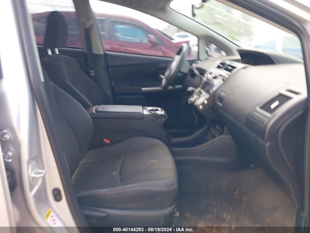 Toyota Prius V Two 2016 JTDZN3EU2GJ054409 Image 5