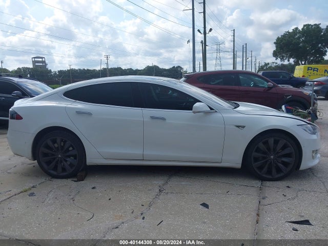 Tesla Model S 60/70/75/85 2016 5YJSA1E14GF150427 Image 13