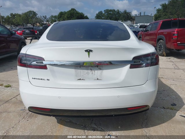 Tesla Model S 60/70/75/85 2016 5YJSA1E14GF150427 Image 16