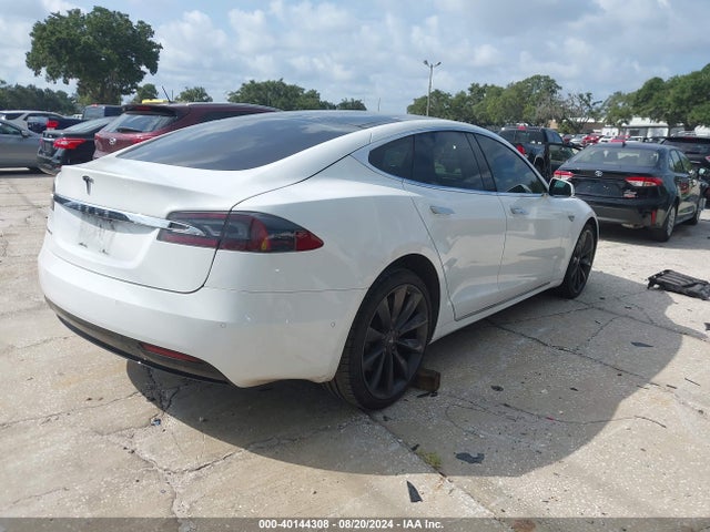 Tesla Model S 60/70/75/85 2016 5YJSA1E14GF150427 Image 4