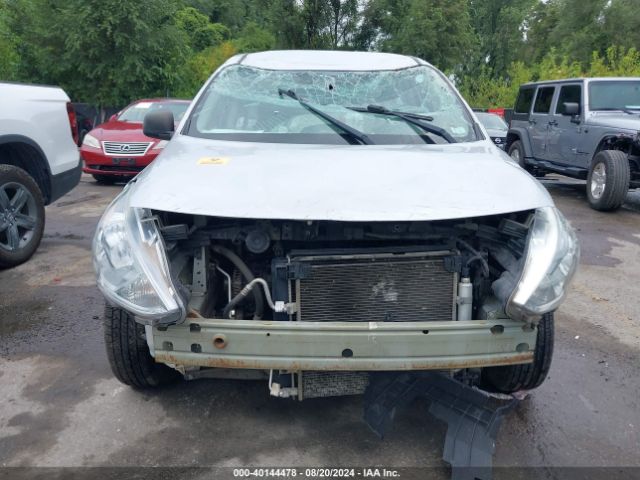 3N1CN7AP4FL877205 Nissan Versa 1.6 S