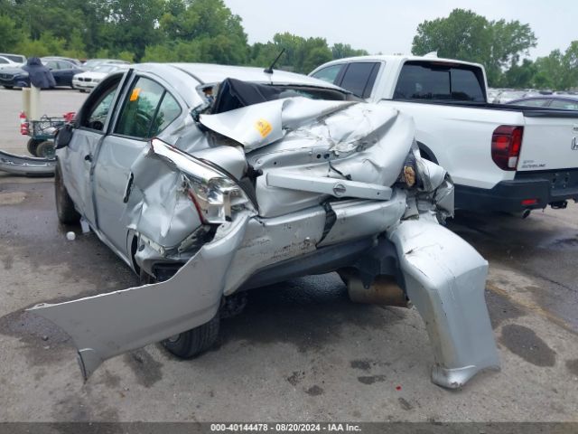 3N1CN7AP4FL877205 Nissan Versa 1.6 S