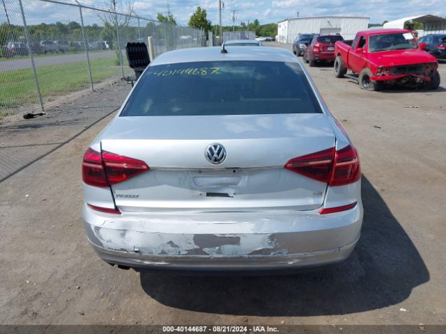 1VWAT7A38HC043523 Volkswagen Passat 1.8t S