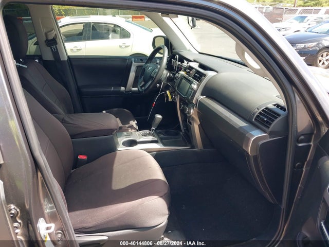 Toyota 4RUNNER SR5 2019 JTEZU5JR7K5194419 Image 5
