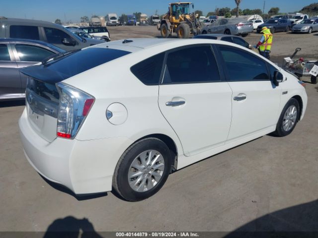 JTDKN3DP3E3055843 Toyota Prius Plug-in Advanced