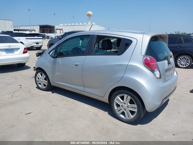 Chevrolet Spark 1lt Cvt 2015 KL8CD6S96FC725201 Image 3