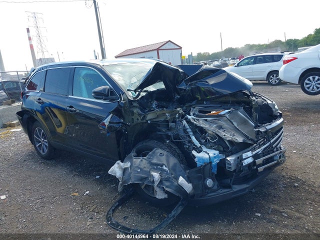 Toyota Highlander Xle 2019 5TDJZRFH0KS591250 Image 1