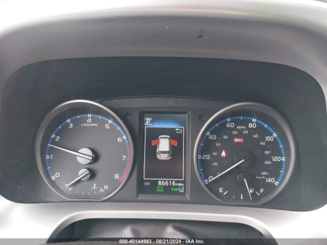 JTMWFREV9JD122853 Toyota Rav4 Xle