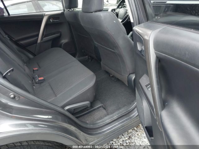 JTMWFREV9JD122853 Toyota Rav4 Xle