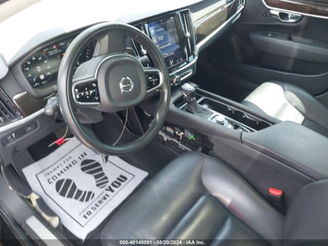 LVY982AK6JP029158 Volvo S90 T5 Momentum