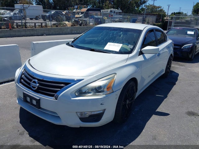 Nissan Altima 2.5 S 2014 1N4AL3AP3EC182622 Image 2