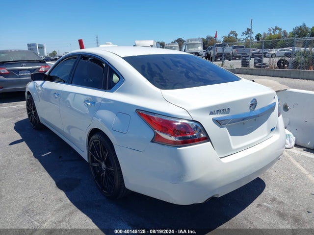Nissan Altima 2.5 S 2014 1N4AL3AP3EC182622 Image 3