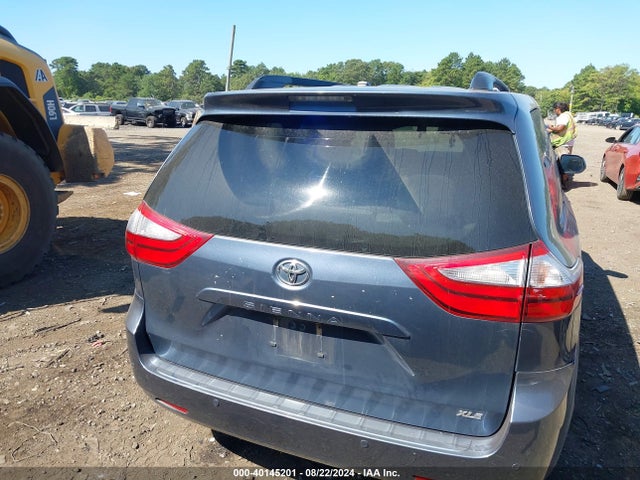 Toyota Sienna Xle 8 Passenger 2017 5TDYZ3DC9HS797209 Image 16