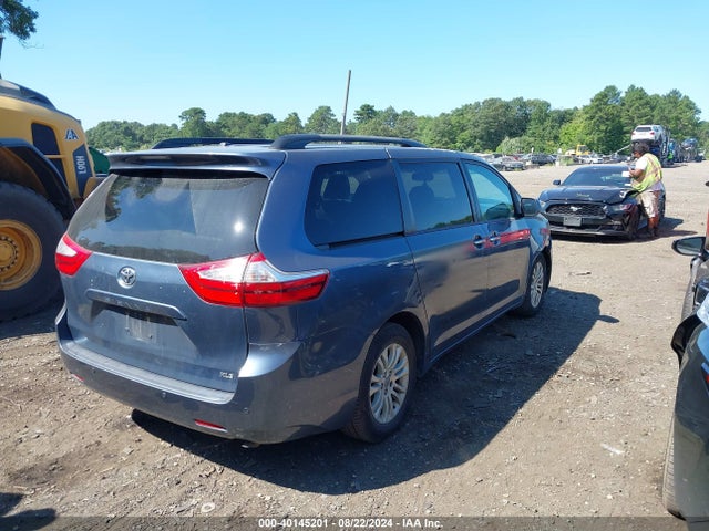 Toyota Sienna Xle 8 Passenger 2017 5TDYZ3DC9HS797209 Image 4