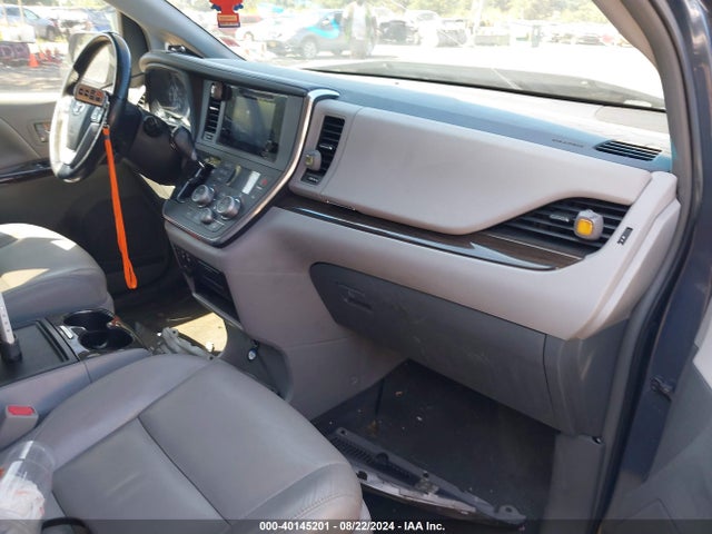 Toyota Sienna Xle 8 Passenger 2017 5TDYZ3DC9HS797209 Image 5