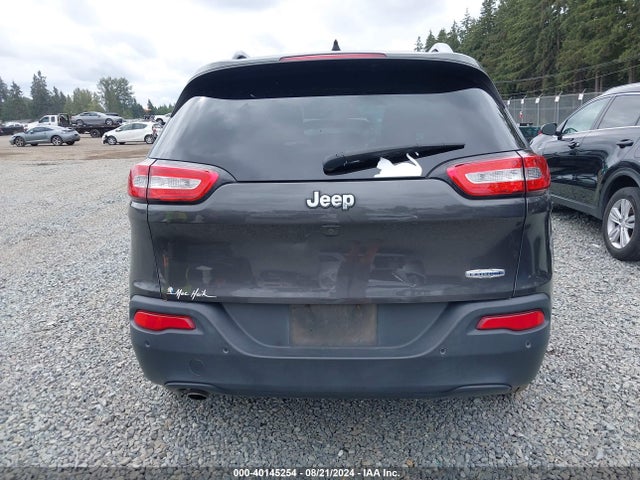 1C4PJLCB8HW623434 Jeep Cherokee Latitude Fwd