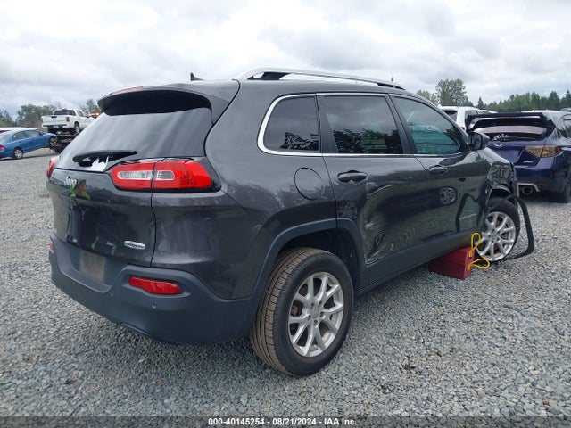 1C4PJLCB8HW623434 Jeep Cherokee Latitude Fwd