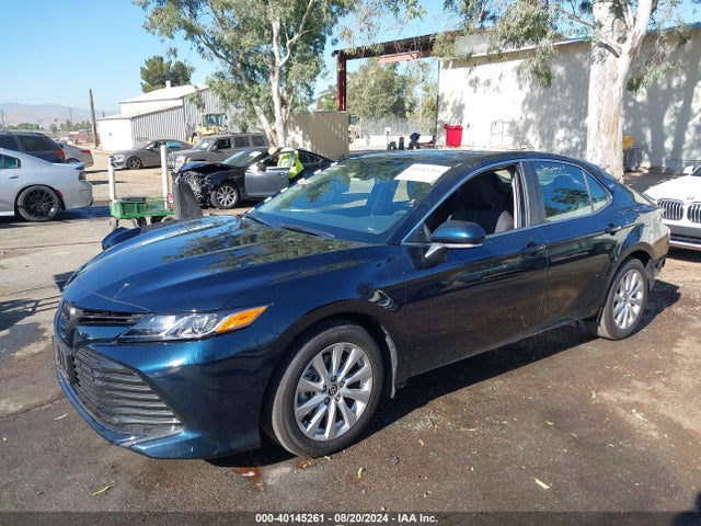 Toyota CAMRY LE 2020 4T1L11AK8LU392962 Image 2