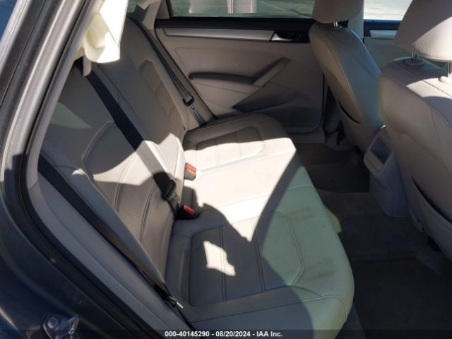 1VWAT7A39FC121708 Volkswagen Passat 1.8t Limited Edition