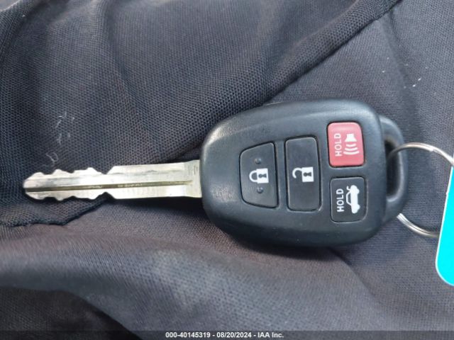4T1BF1FKXHU305902 Toyota CAMRY SE