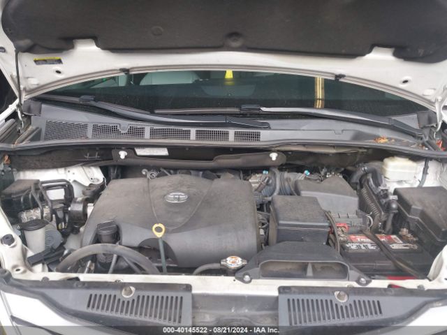 5TDYZ3DCXHS797820 Toyota Sienna Xle 8 Passenger