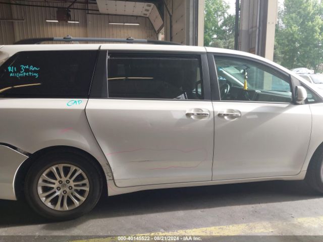 5TDYZ3DCXHS797820 Toyota Sienna Xle 8 Passenger