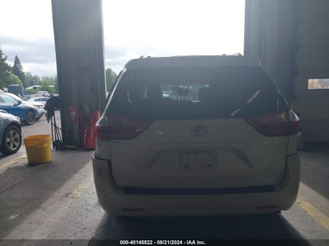 5TDYZ3DCXHS797820 Toyota Sienna Xle 8 Passenger