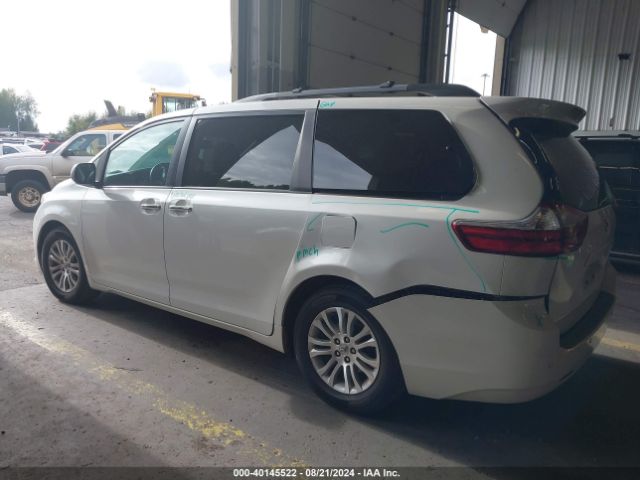 5TDYZ3DCXHS797820 Toyota Sienna Xle 8 Passenger