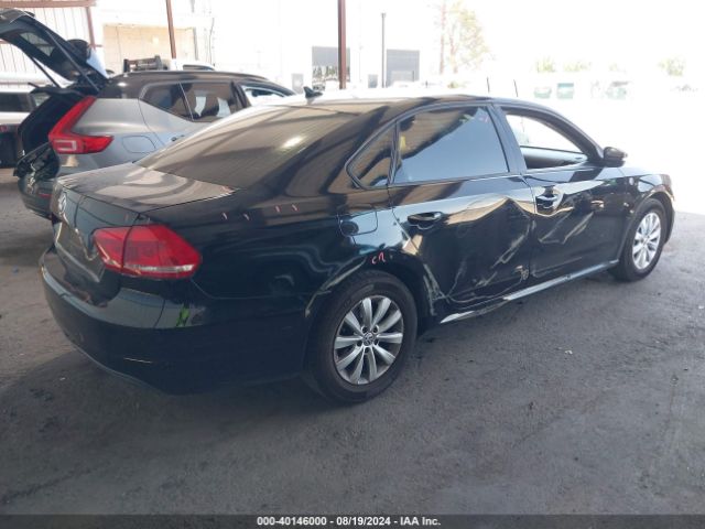 1VWAT7A34FC057318 Volkswagen Passat 1.8t Wolfsburg Edition